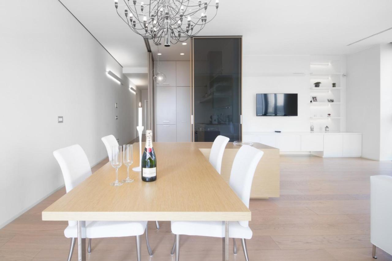 Stylish Elegant Suite In Torre Solaria With Exclusive Milan'S View Екстер'єр фото