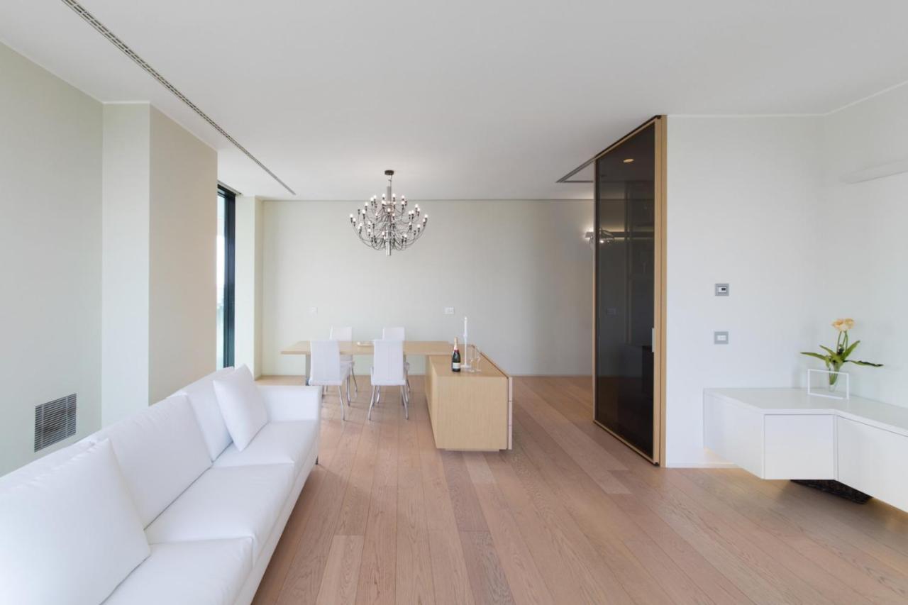Stylish Elegant Suite In Torre Solaria With Exclusive Milan'S View Екстер'єр фото