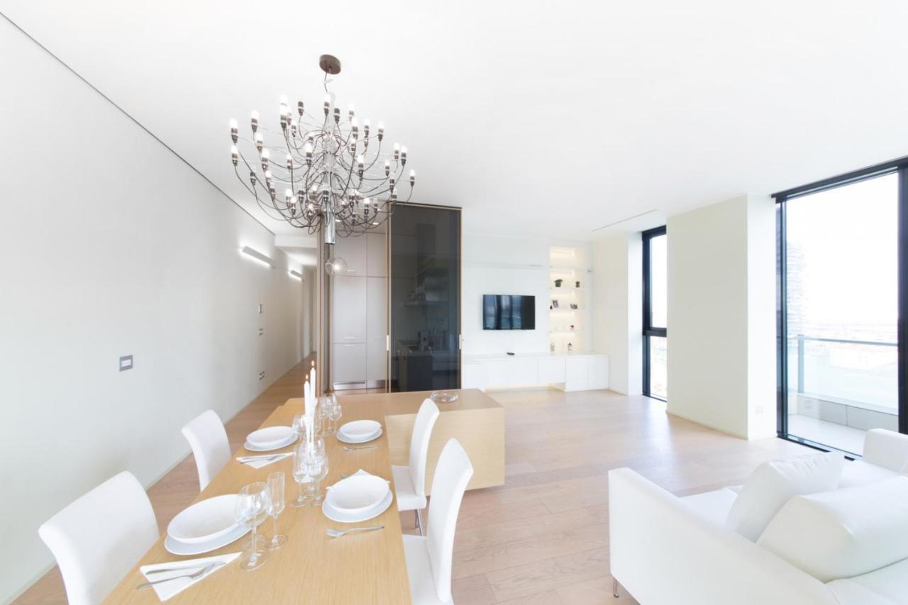 Stylish Elegant Suite In Torre Solaria With Exclusive Milan'S View Екстер'єр фото