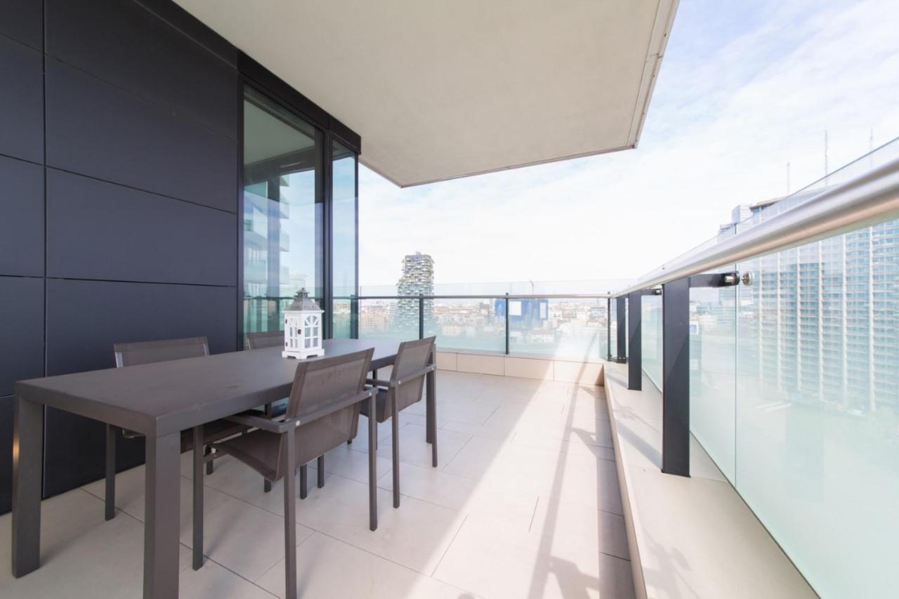Stylish Elegant Suite In Torre Solaria With Exclusive Milan'S View Екстер'єр фото