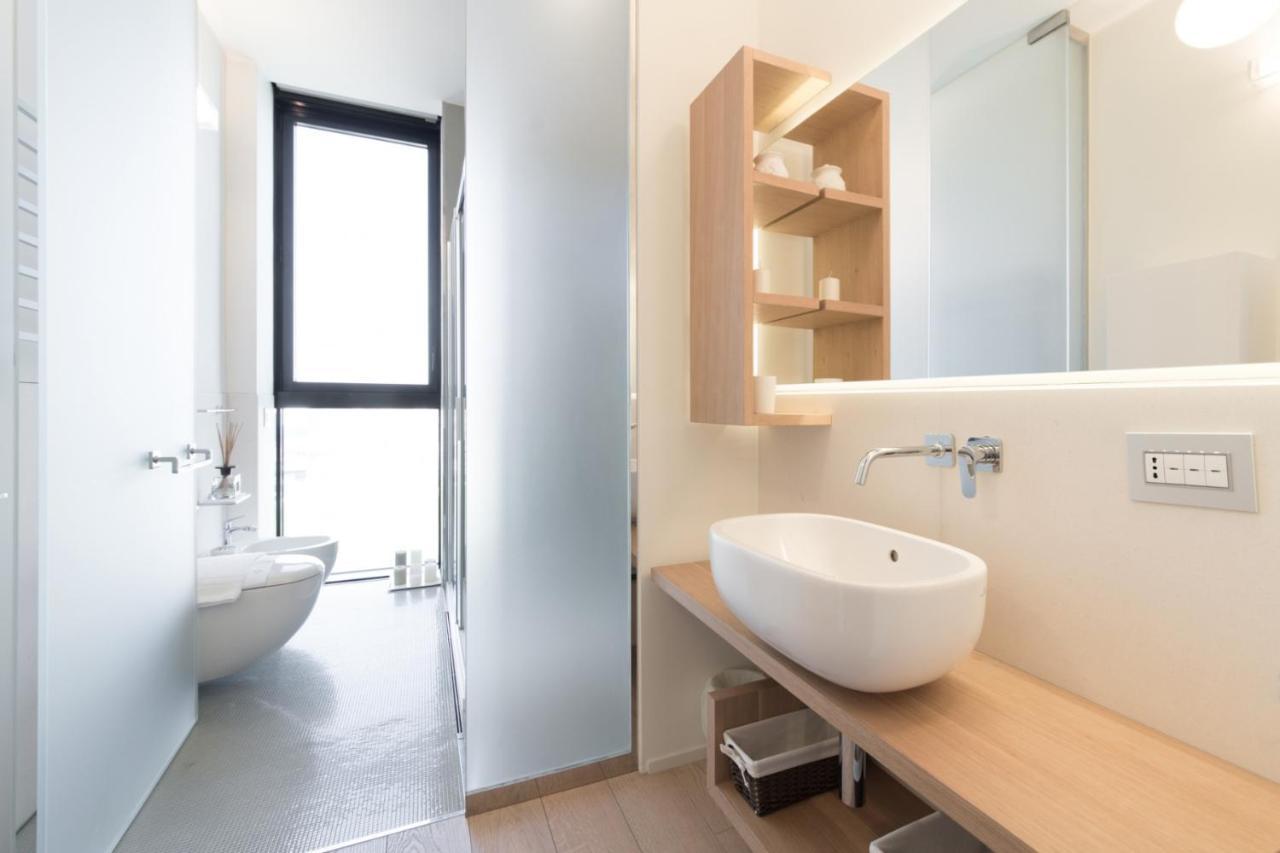 Stylish Elegant Suite In Torre Solaria With Exclusive Milan'S View Екстер'єр фото